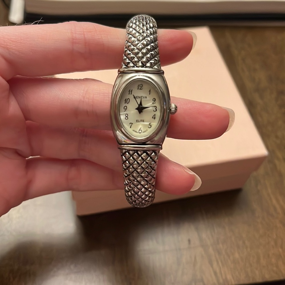 Stainless Steel Thin Geneva Clasp Watch